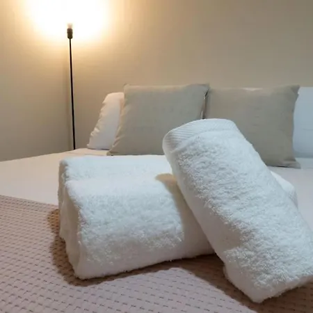 アパート Centro 3hab Parking Incluido & Wifi 5pax ツ By Rias Baixas ヴィーゴ